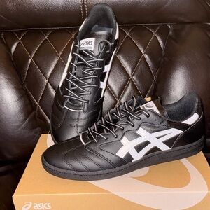 ASICS Leggerezza FB Unidex Black and White Sneakers